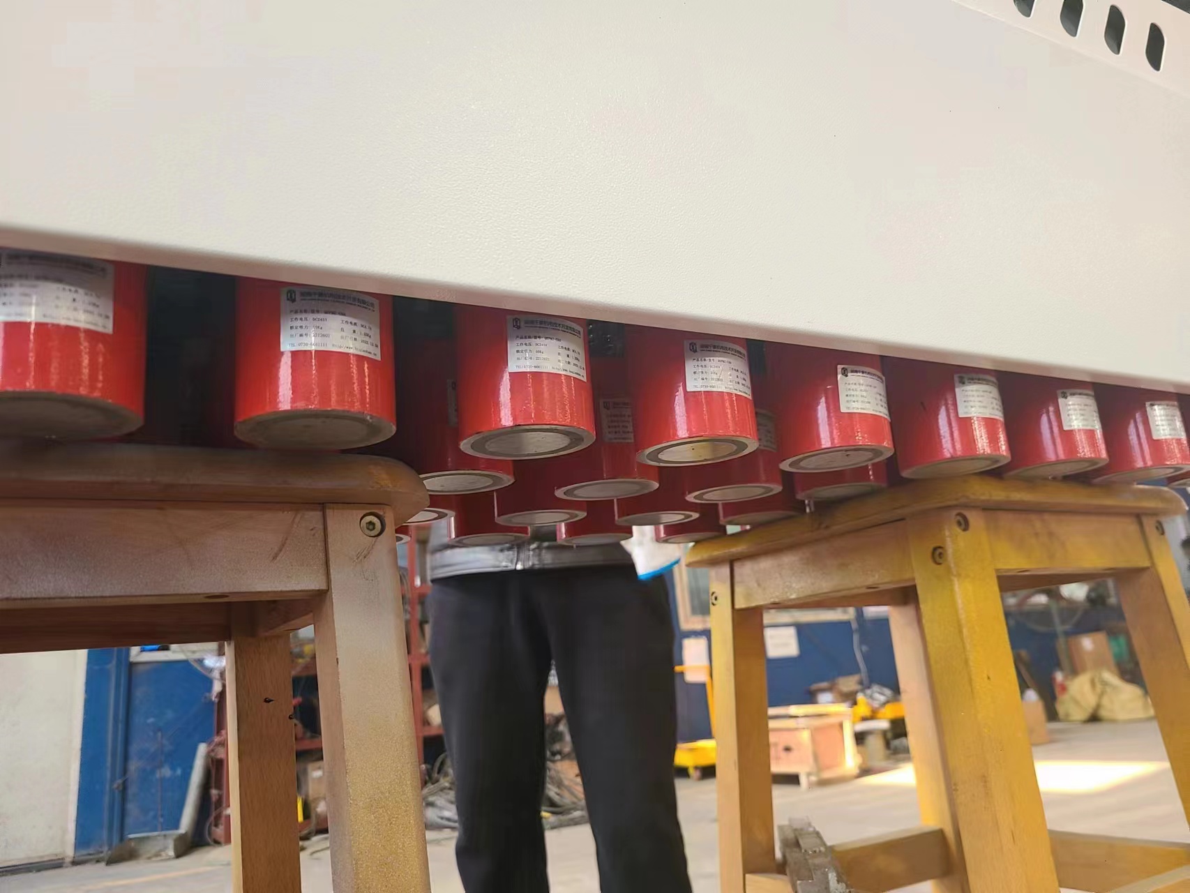 機械手吸盤又哪些？千豪電永磁吸盤